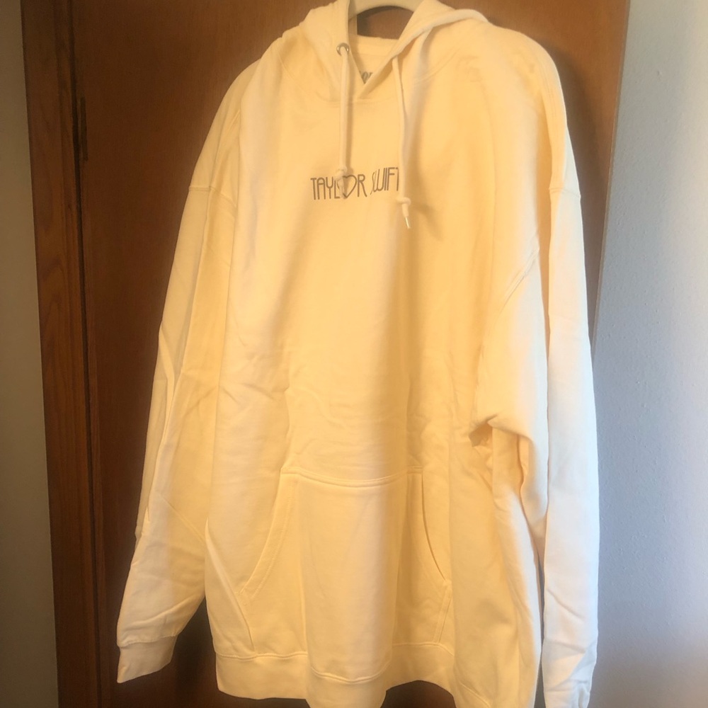 Taylor Swift Eras Tour Hoodie!!!! BRAND NEW WITHOUT TAGS Size 3X Unisex